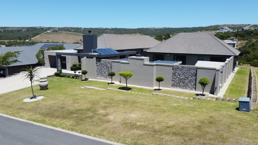 6 Bedroom Property for Sale in Aalwyndal Western Cape